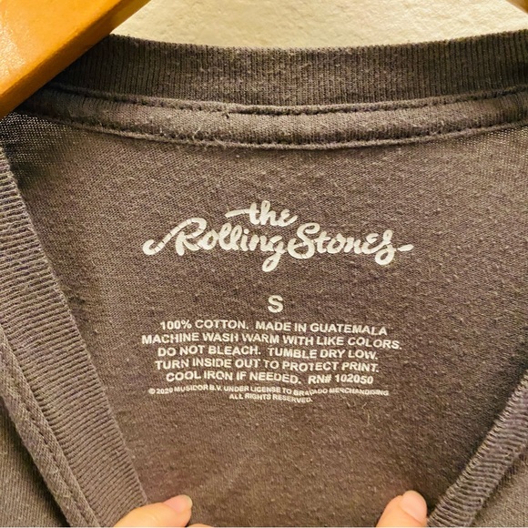 ⭐️ THE ROLLING STONES Gray Tongue Tee Shirt - Picture 5 of 5